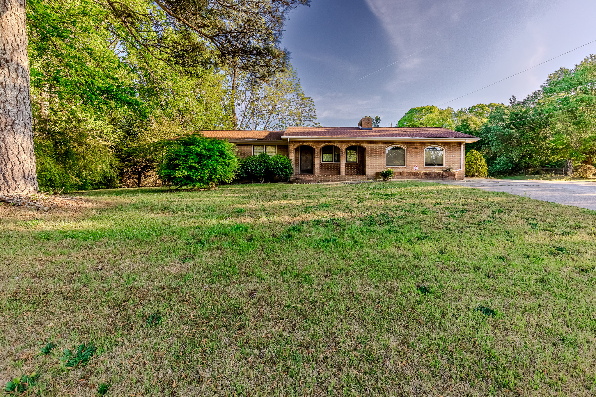 Exterior listing